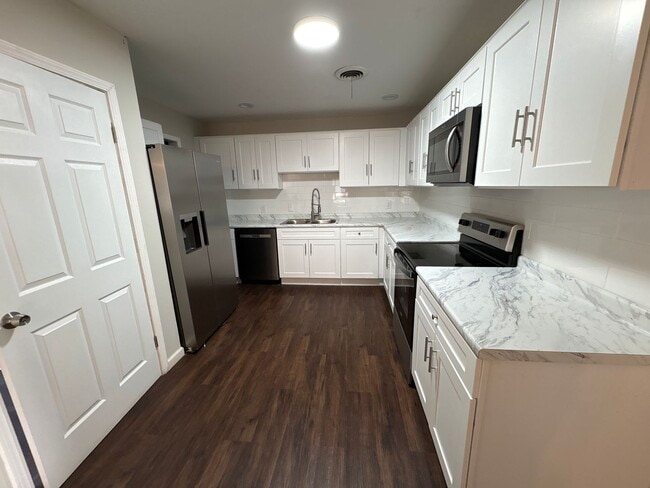 Building Photo - 2401 Boykin Rd