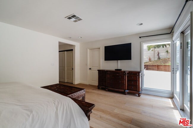 Building Photo - 15514 Del Gado Dr