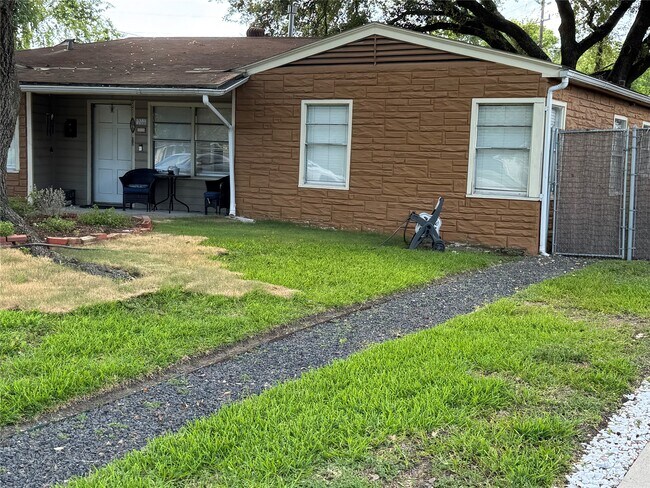 Building Photo - 6944 Burgess St