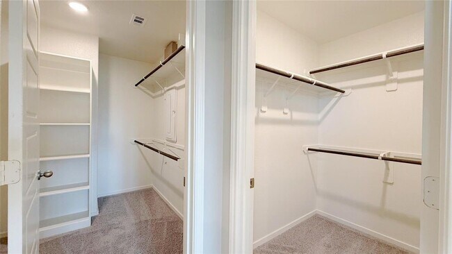 Building Photo - 27315 Blue Pool Dr