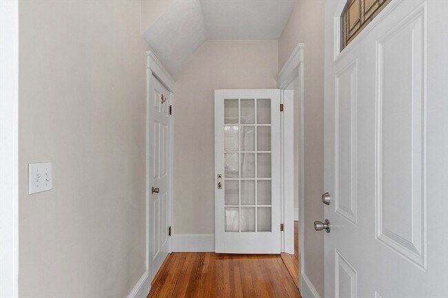 Building Photo - 920 Pleasant St