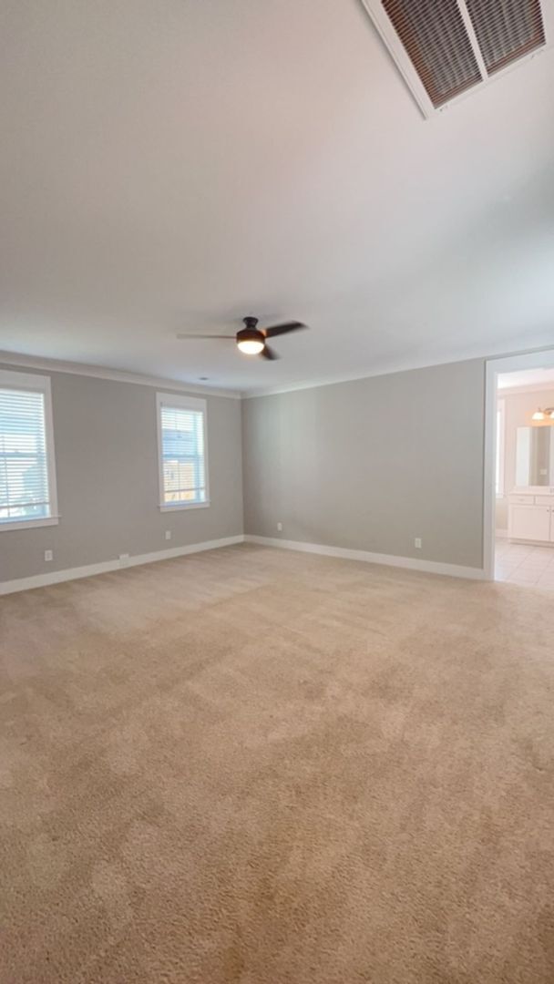 Building Photo - Beautiful Home in Summers Corner