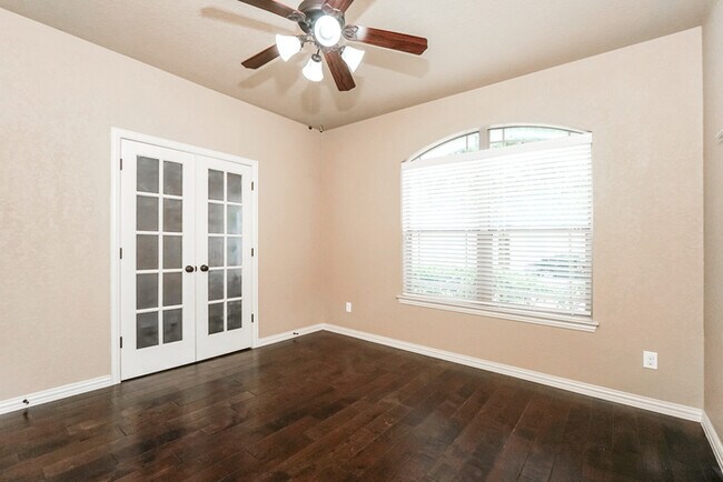 Building Photo - 6415 Diego Ln