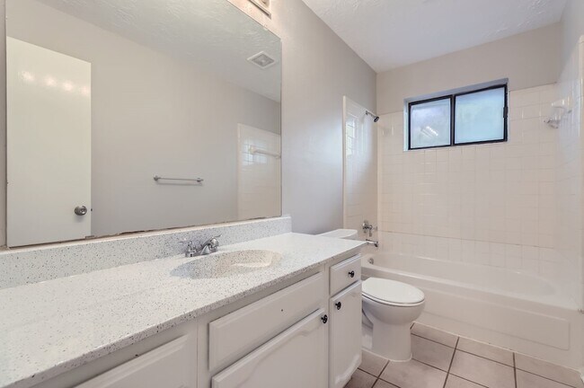 Building Photo - 1304 Seabrook Dr