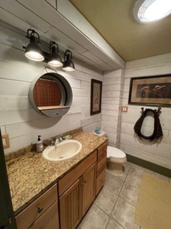 Building Photo - 314 Tamarron Dr