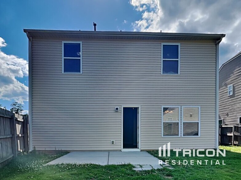 Building Photo - 10204 Daniel Dwayne Dr