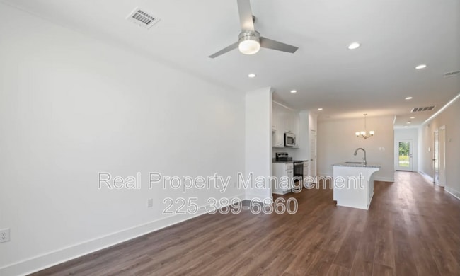 Building Photo - 5633 Emmie Dr