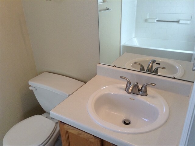 Building Photo - 595 E 77th Ave