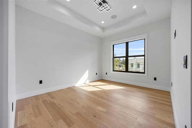 Building Photo - 3701 S Lynwood Ave