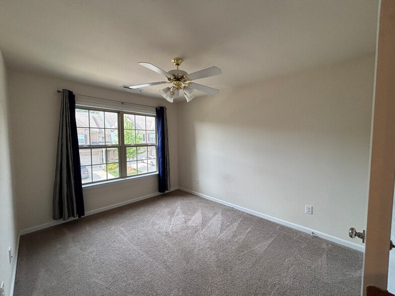 Building Photo - 2021 Auburn Leaf Ct