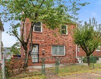 Building Photo - 5034 Ampere St