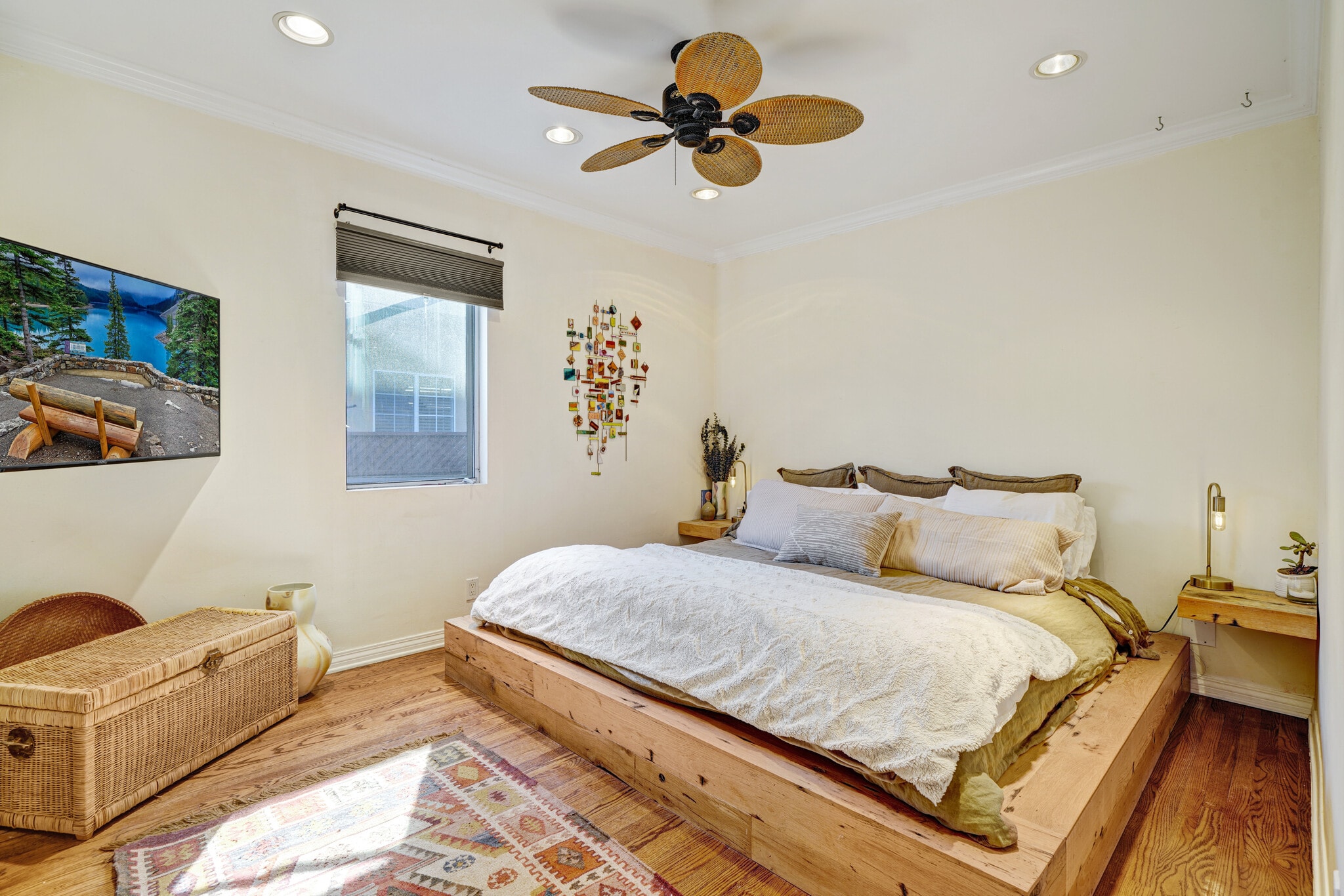 Building Photo - 750 Vernon Ave