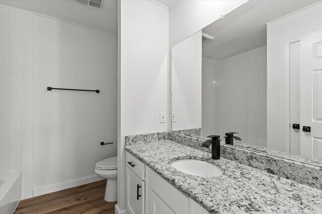 Building Photo - 5310 Vagas Dr