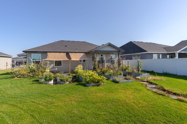 Building Photo - For Rent – Beautiful 3 Bedroom, 2 Bathroom...