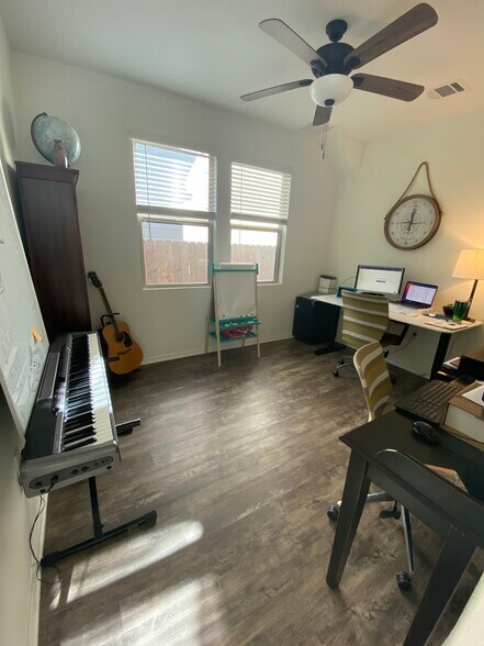 Building Photo - 10406 Bramble Berry Dr