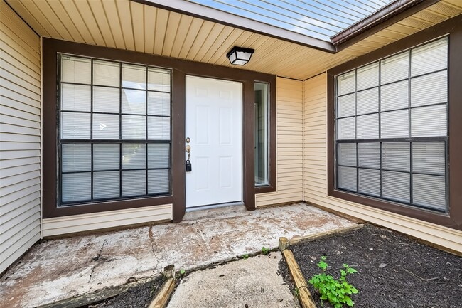 Building Photo - 3111 Timber View Dr