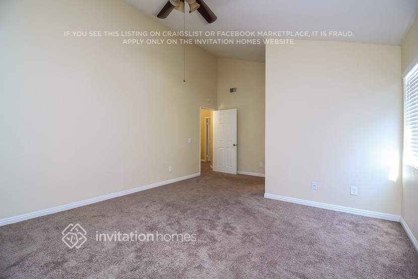 Building Photo - 23768 Timber Bluff Ct