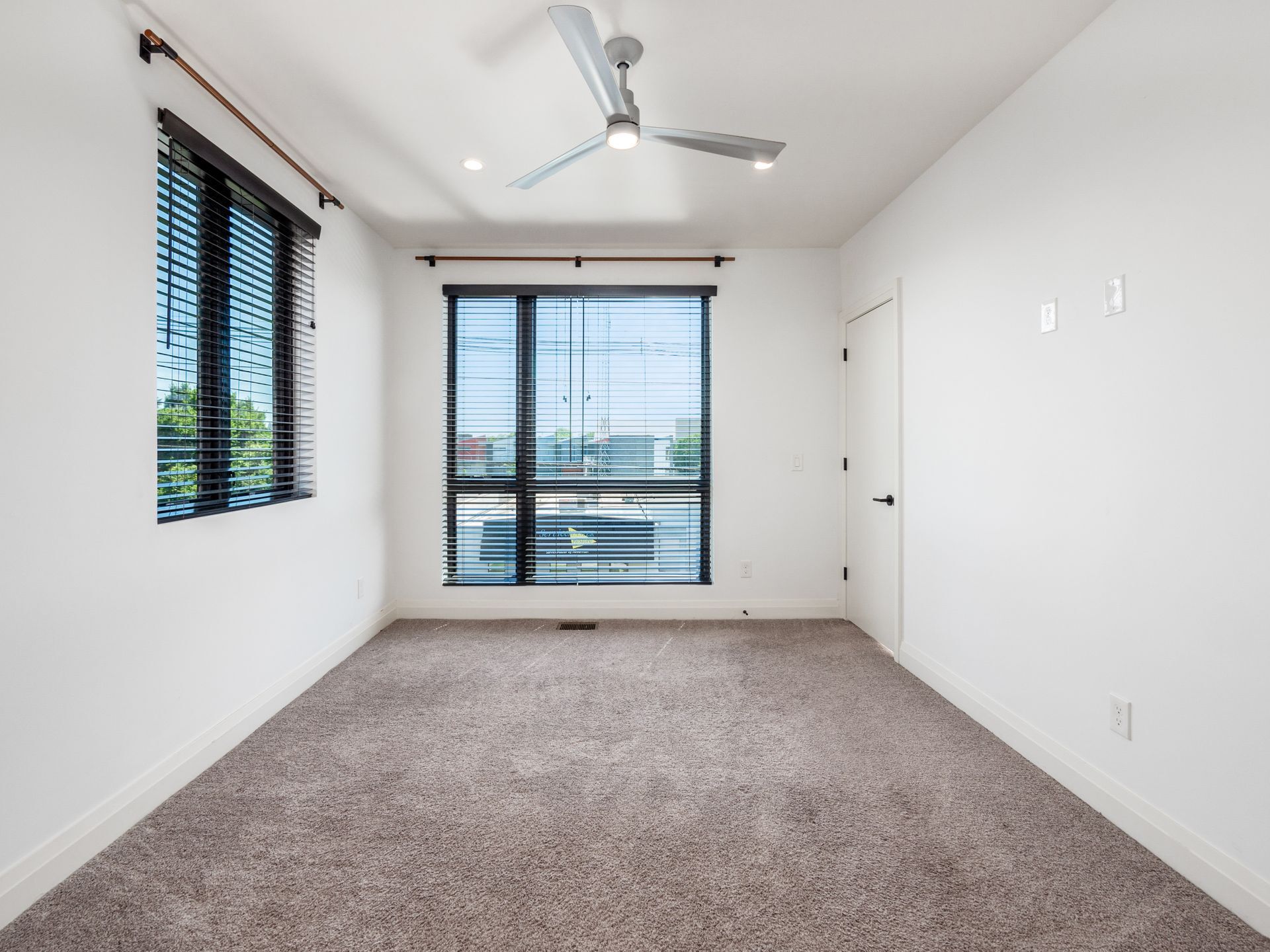 Building Photo - 911 N 4th St