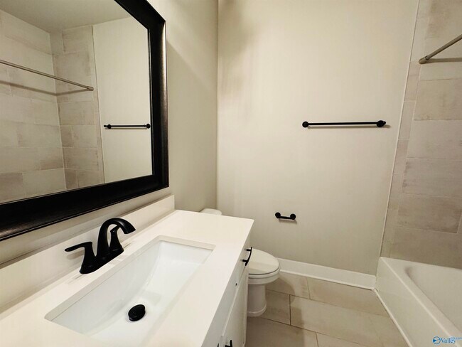 Building Photo - 136 Iberville St