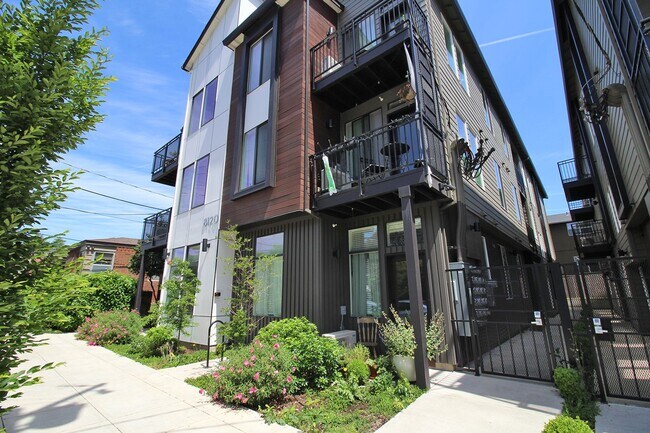 Building Photo - 1111 SE Tenino St