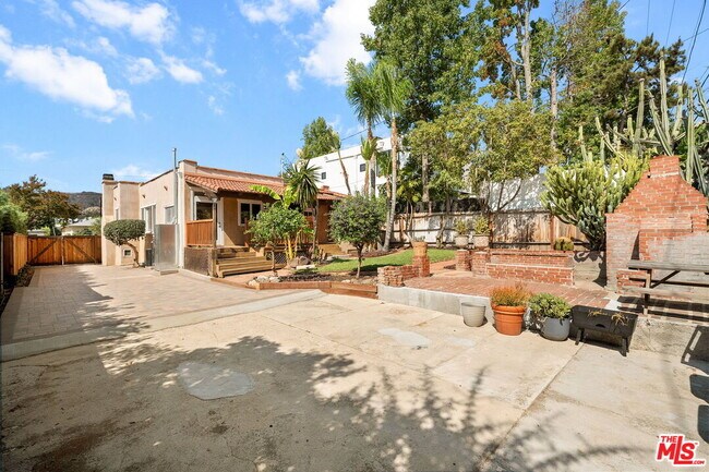 Building Photo - 1320 Eagle Vista Dr