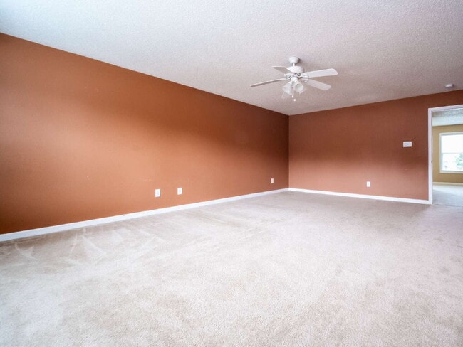 Building Photo - 910 Torsion Lane