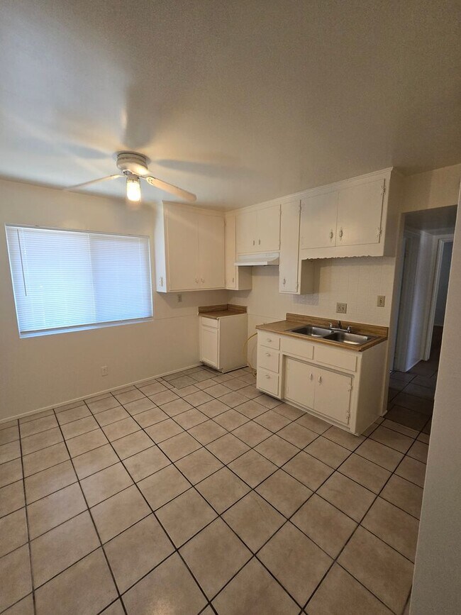 Building Photo - $1,550 ~ 2 Bedroom, 1 Bath for Rent