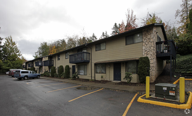 Building Photo - 5636-5648 SW Beaverton Hillsdale Hwy