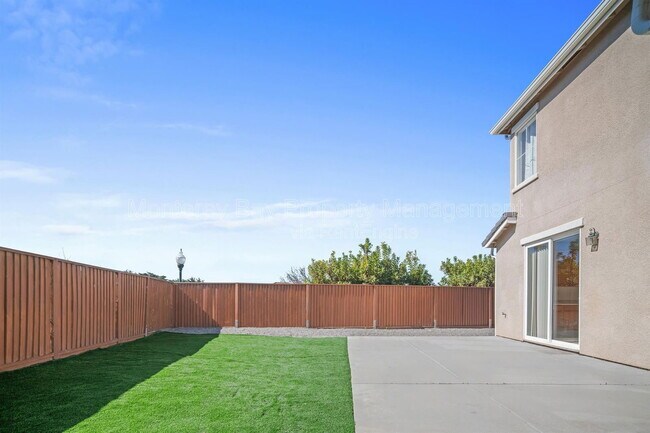 Building Photo - 4725 Sea Ridge Ct