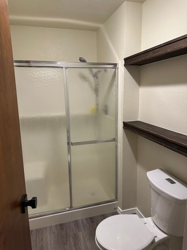 Building Photo - Beautiful 3 bedroom 2 bathroom house in a ...