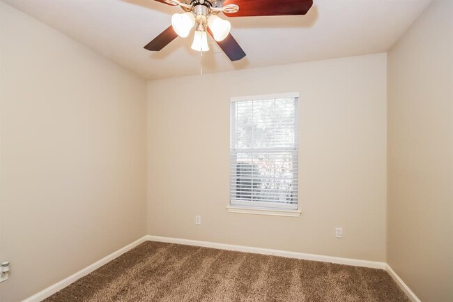 Building Photo - 1426 Rocky Glen Ln
