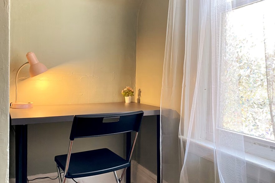 Building Photo - 203 W Tupper St