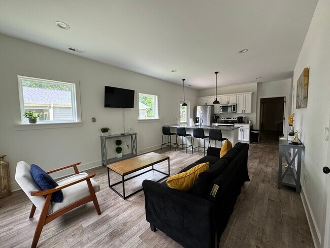 Building Photo - 1248 Browns Ferry Rd