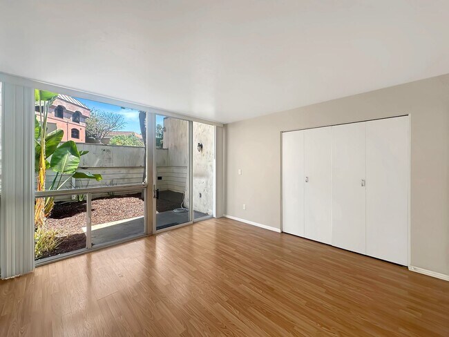 Building Photo - Charming 1BD/1BA Condo in Mission Valley W...