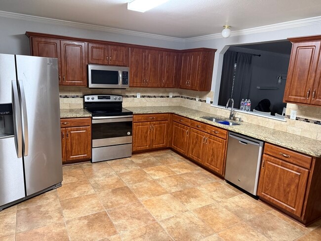 Building Photo - 215 Mallow Grove