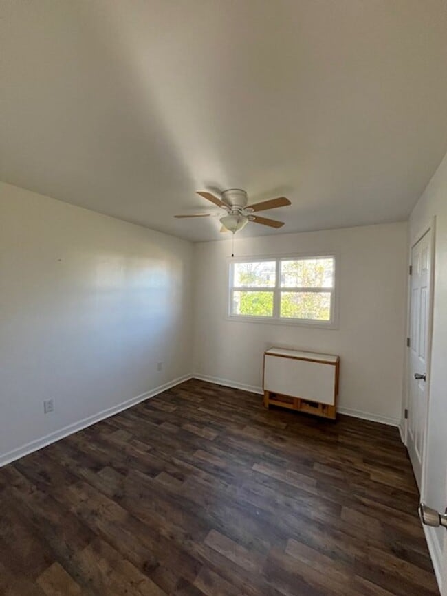Building Photo - 2BR/1BA Renovated Triplex Unit – Prime Location Near Meharry, TSU, and Vandy!