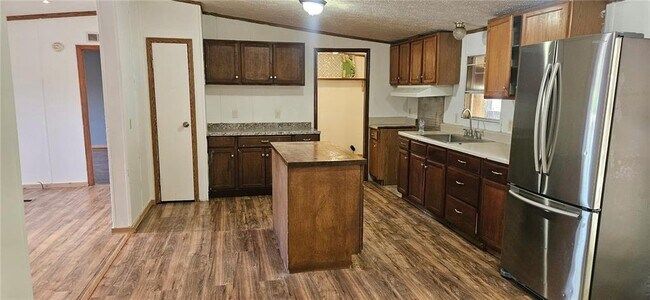 Building Photo - 3864 Wendell St