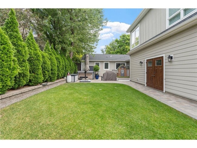 Building Photo - 263 Lexington Parkway S