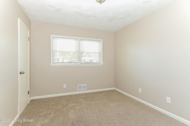 Building Photo - 303 Elk River Dr
