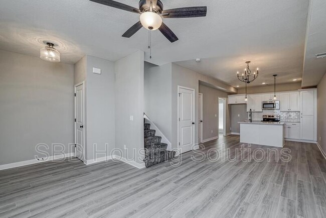 Building Photo - 27305 E Oak Vw Dr