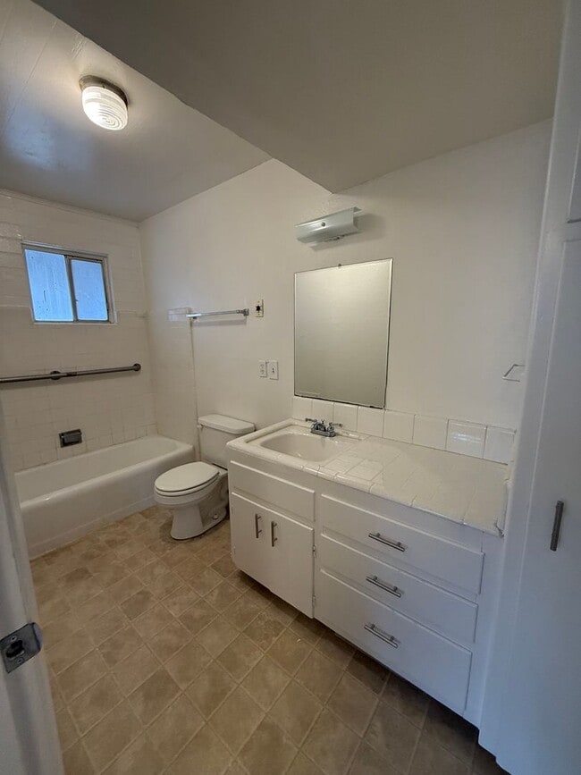Building Photo - Reduced!! One bedroom in Rimrock contact Property Pros Property Management