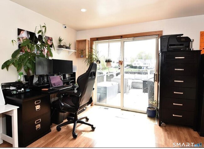 Building Photo - 285 East Ave