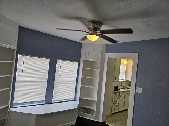 Building Photo - 2 bedroom house for rent in Downtown Killeen