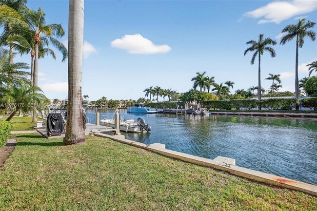 Building Photo - 180 Isle of Venice Dr