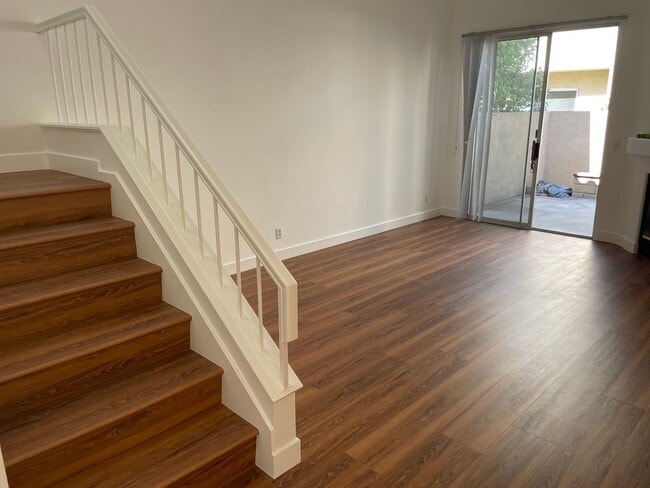 Building Photo - Dual Master Two Bedroom Townhome in Westpa...