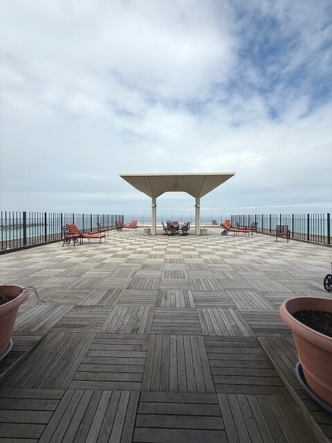 Building Photo - 3550 N Lake Shore Dr