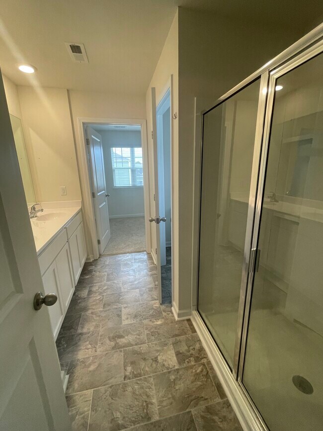 Building Photo - 206 Wanderlust Ct