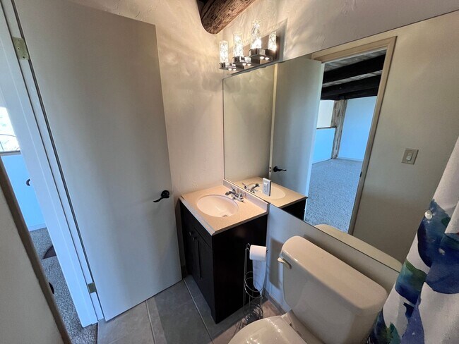 Building Photo - Catalina Foothills- 3 bedroom/ 3 bathroom ...