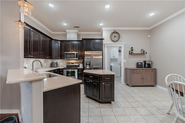 Building Photo - Beautiful 3 Bed, 2 Bath in Castlegate