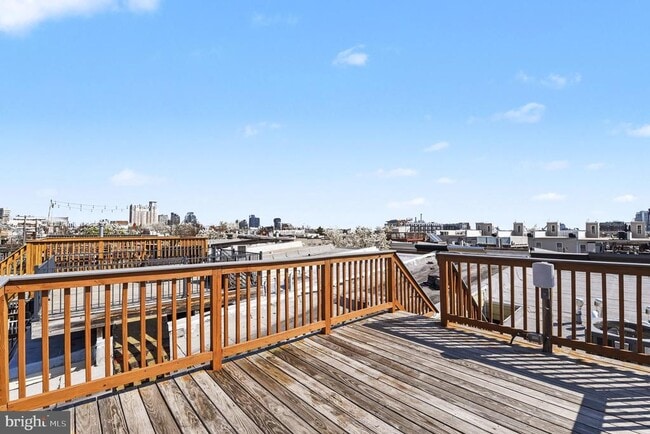 Building Photo - 1814 Jackson St